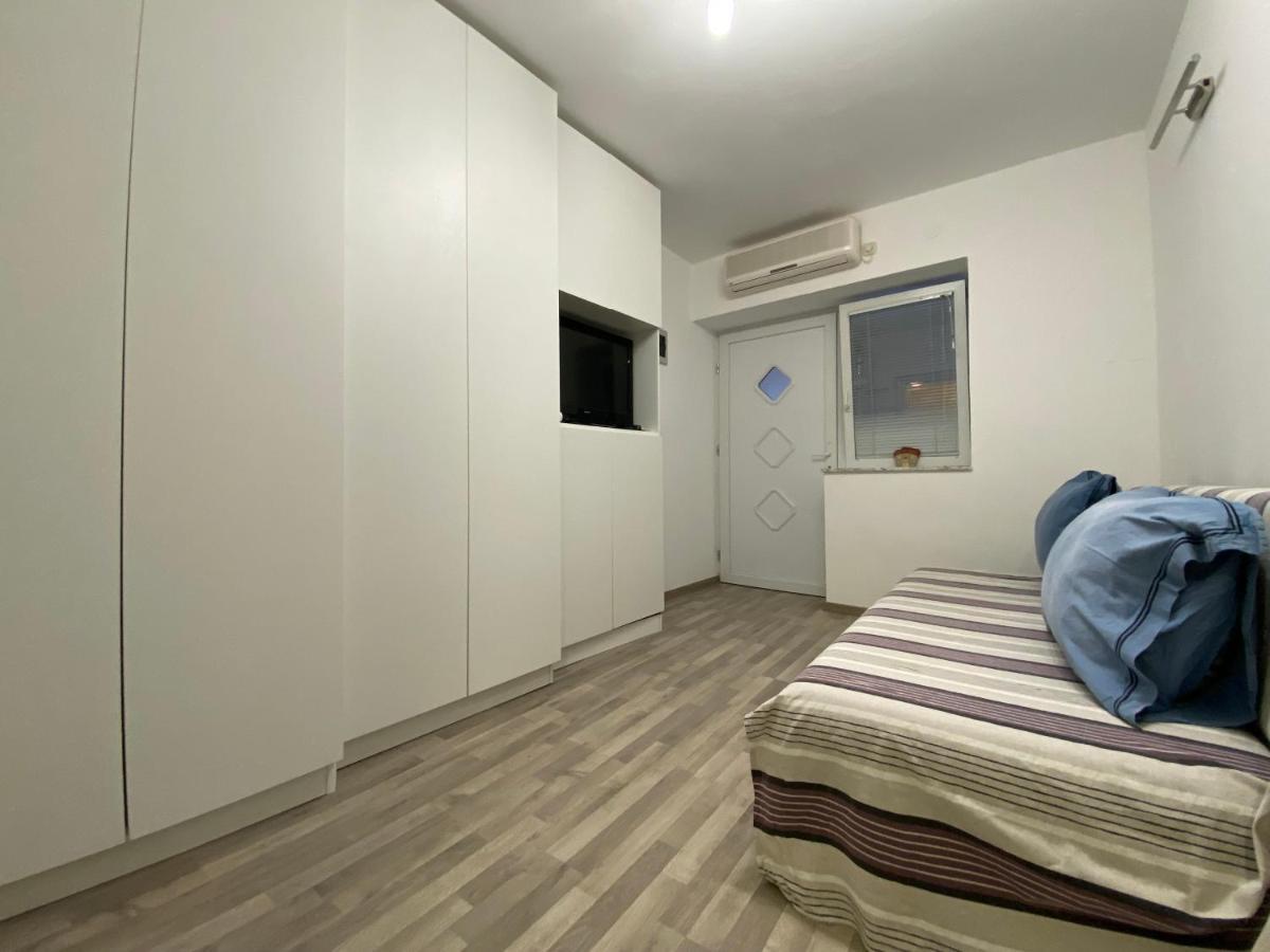 Lighthouse Apartment *
