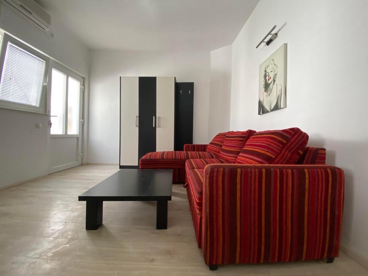Lighthouse Apartment *
