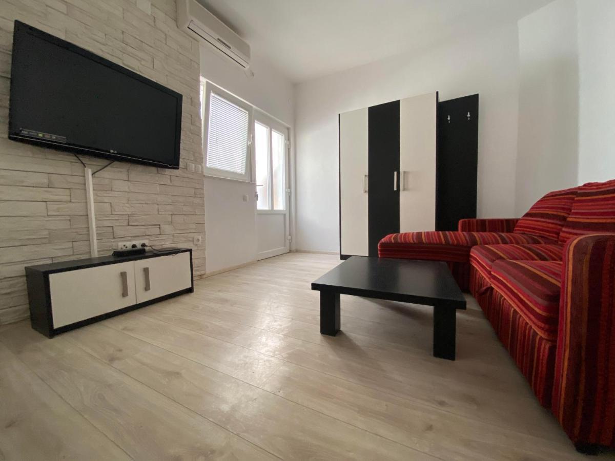 Lighthouse Apartment *