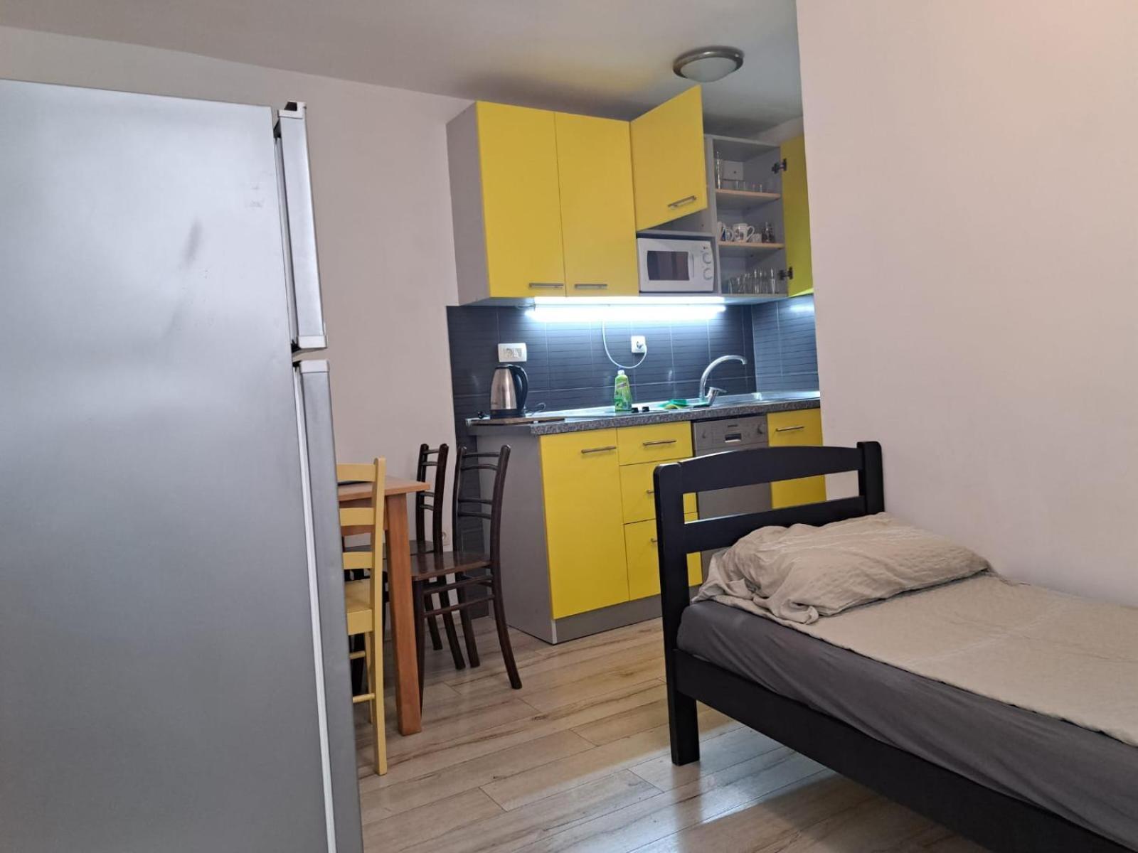 Lighthouse Apartment *