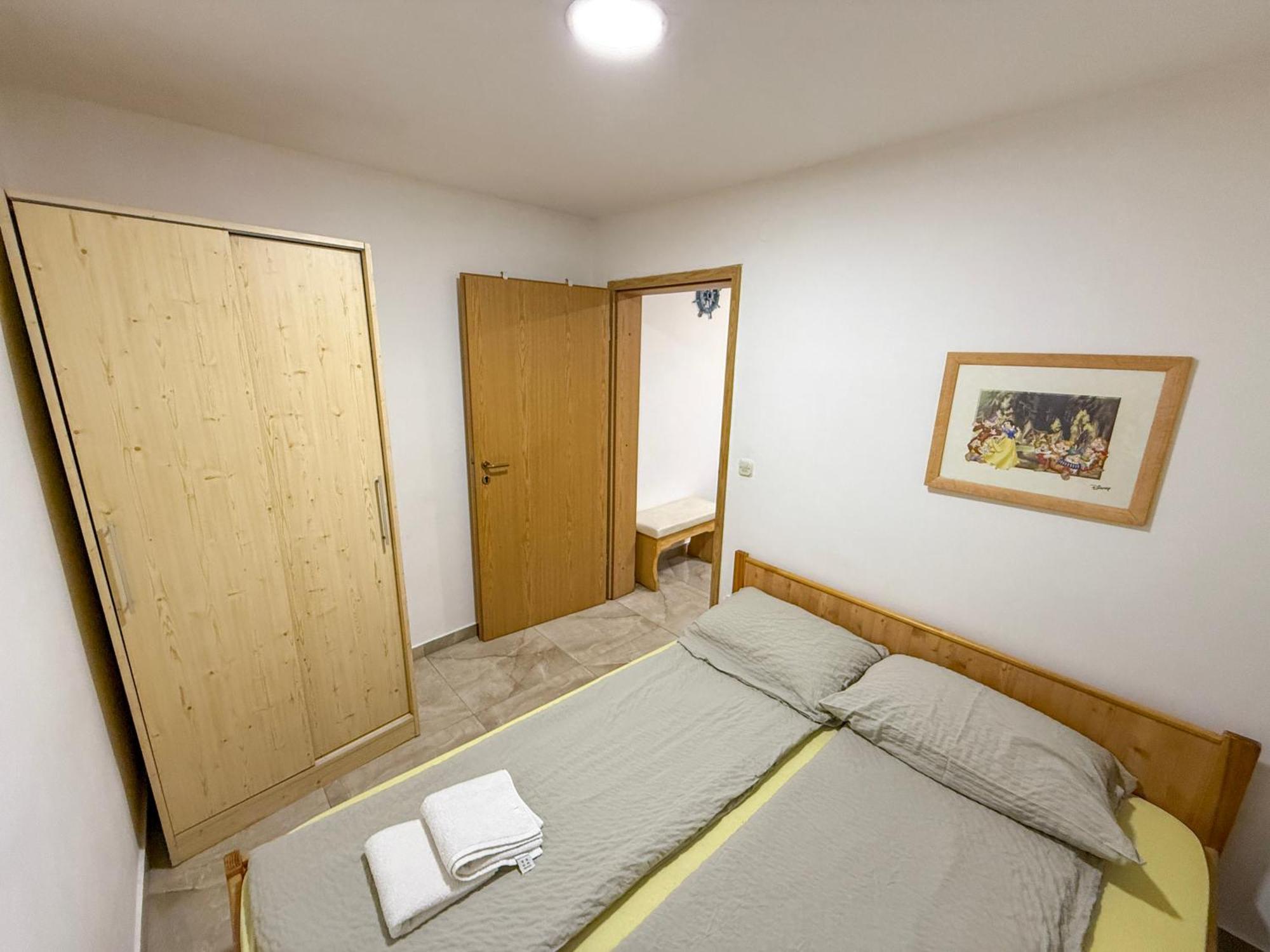 Lighthouse Apartament *